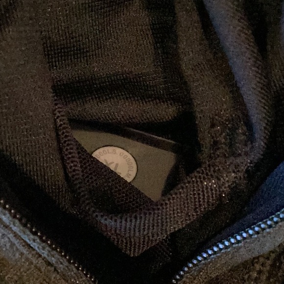 EUC Lululemon performance jacket - Picture 4 of 5